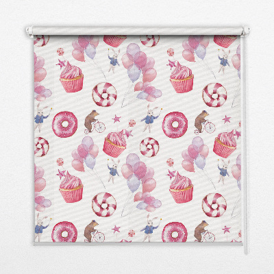 Modern roller blind con diseño de globos rosas, donas y conejitos