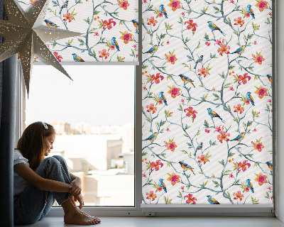 Estor enrollable para ventana con dibujo de un pájaro posado en una rama