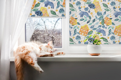 Estor enrollable para ventana con diseño de casas amarillas y plantas azules