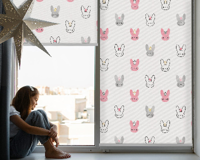 Modern roller blind con estampado de conejos coloridos con coronas