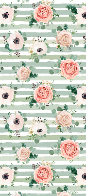 Modern roller blind con estampado de rosas sobre rayas horizontales verdes