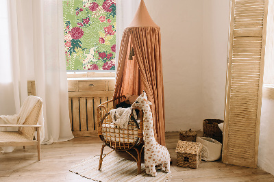 Modern roller blind con tejido de garza con estampado de plantas
