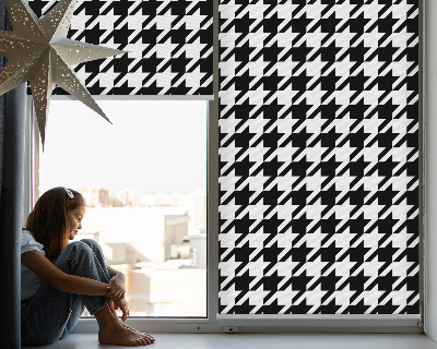 Modern roller blind con un patrón geométrico