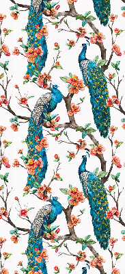 Modern roller blind con estampado de pavo real sobre una rama