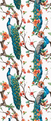 Modern roller blind con estampado de pavo real sobre una rama