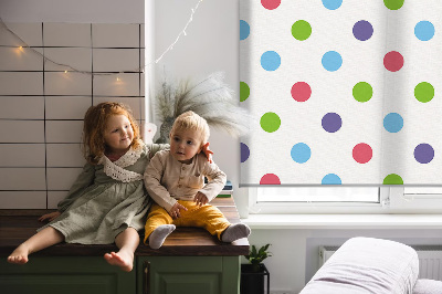 Modern roller blind con diseño de puntos de colores