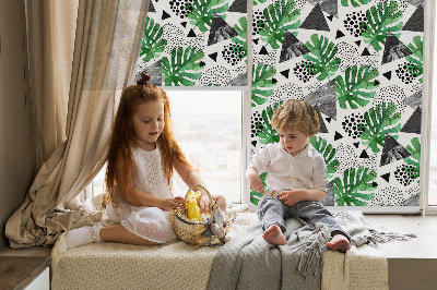 Modern roller blind con estampado de triángulos y puntos