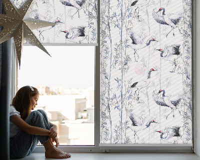 Modern roller blind con estampado de garzas y árboles