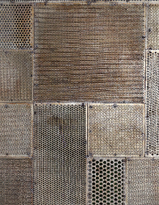 Modern roller blind con pared metálica