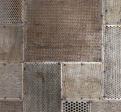 Modern roller blind con pared metálica