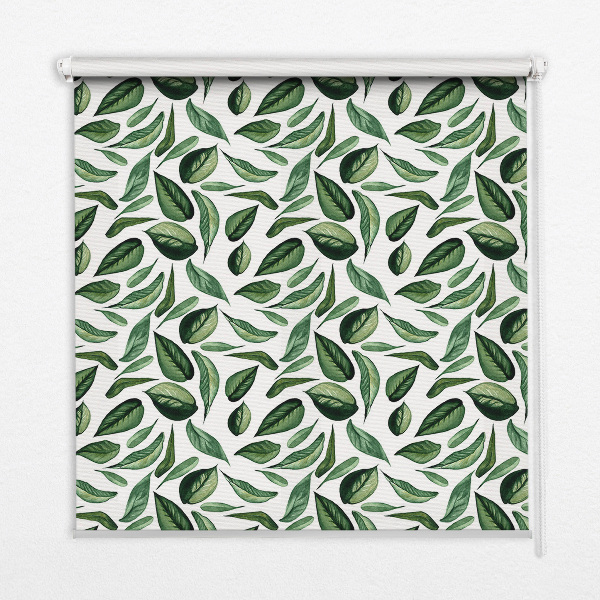 Estor enrollable para ventana con estampado de hojas que caen de los árboles