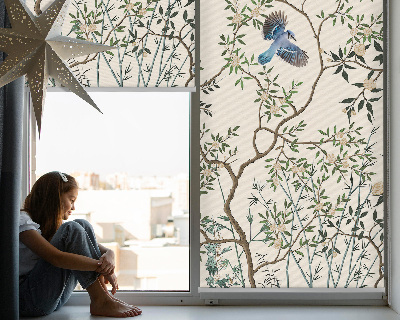 Estor enrollable para ventana con diseño de pájaros en un árbol