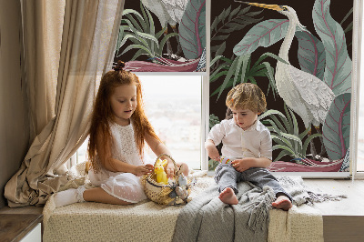 Modern roller blind con estampado de pájaros entre hojas