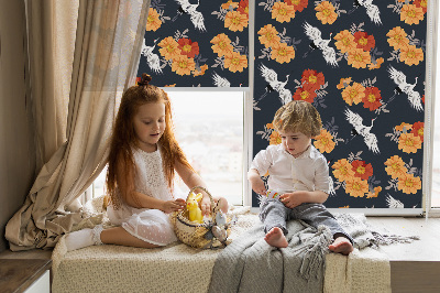 Modern roller blind con estampado de flores y grullas