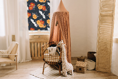 Modern roller blind con estampado de flores y grullas