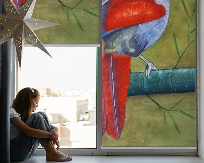 Estor enrollable con el dibujo de un pájaro posado en una rama