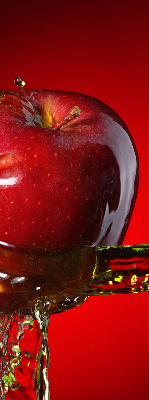 Estor opaco en color manzana roja con diseño de profundidades