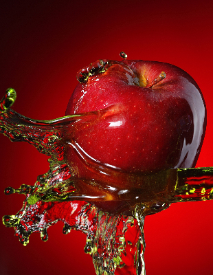 Estor opaco en color manzana roja con diseño de profundidades