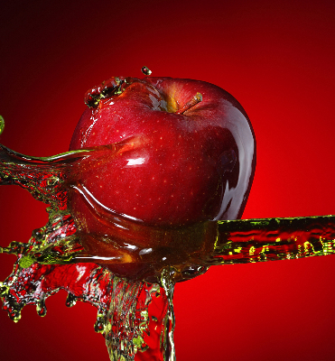 Estor opaco en color manzana roja con diseño de profundidades