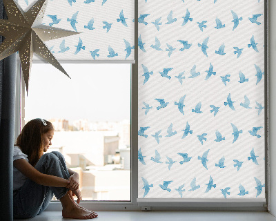 Estor decorativo con pájaros azules