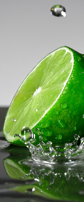 Estor enrollable de tela en agua