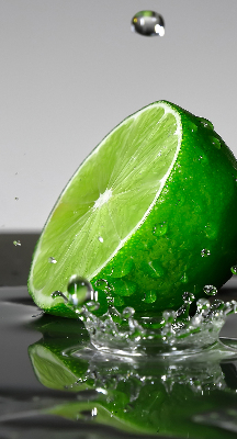 Estor enrollable de tela en agua