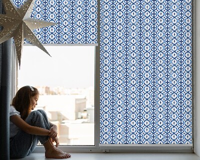Estor decorativo con formas azules