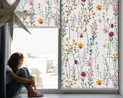 Estor decorativo con flores coloridas