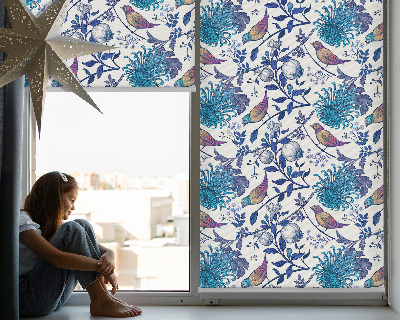 Estor decorativo con flores de árbol azules