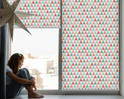 Estor opaco con diseño de triángulos de colores