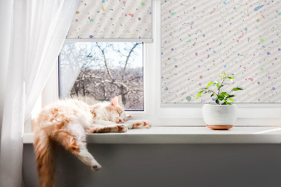 Estor decorativo con manchas de pintura