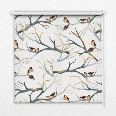 Estor opaco con diseño de pájaros en un árbol