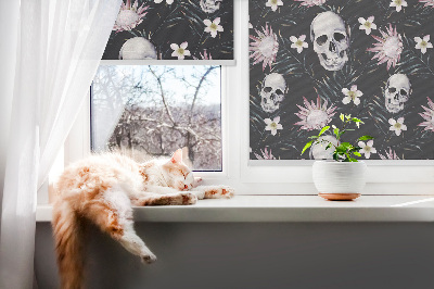 Estor opaco con estampado de calaveras entre flores