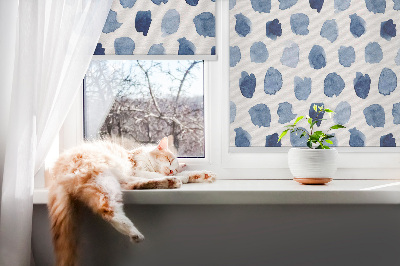 Estor opaco con manchas pintadas de azul
