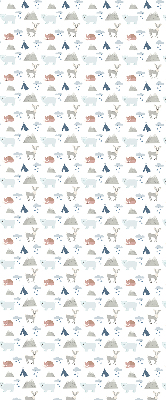 Estor opaco con diseño de montañas, lluvia y animales