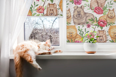Estor decorativo con diseño de perros entre las flores