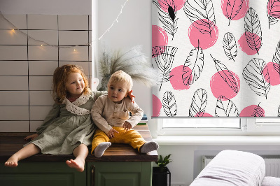 Estor opaco con plumas y puntos rosas