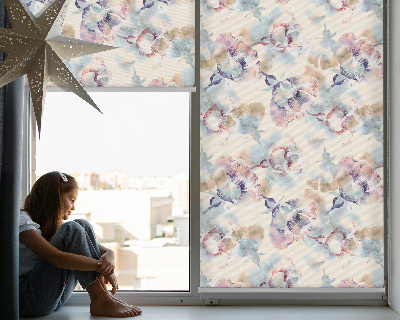 Estor decorativo con flores pintadas de colores
