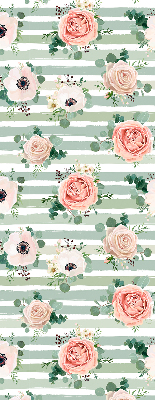 Estor decorativo con rosas sobre rayas horizontales verdes