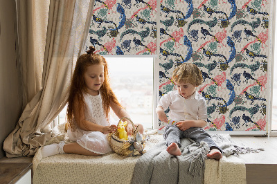 Estor decorativo con pavos reales coloridos