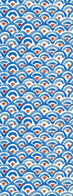 Estor decorativo con diseño de escamas coloridas