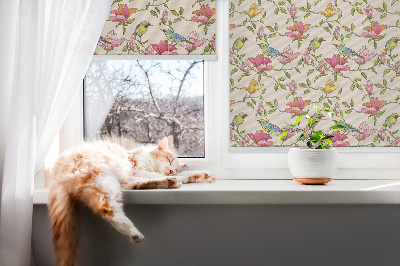 Estor decorativo con pájaros en las flores