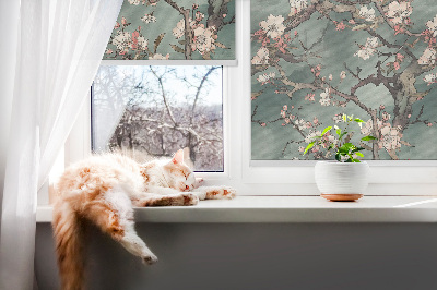 Estor opaco con diseño de flores en el árbol
