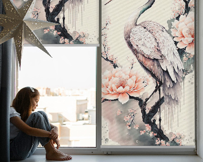 Estor decorativo con diseño de garza entre flores