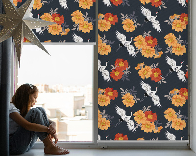 Estor decorativo con diseño de flores y grullas