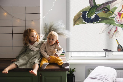 Estor opaco con diseño de pájaros en una flor