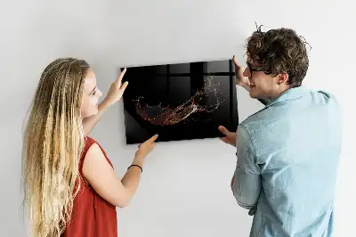 Pizarra magnética con rotulador diseño de bebida derramada