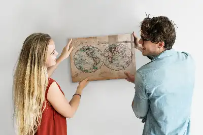 Mapa del globo terráqueo con pizarra magnética y rotulador