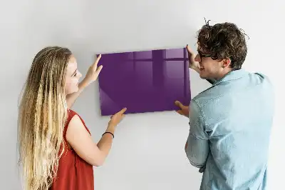Pizarra magnética con rotulador de color violeta