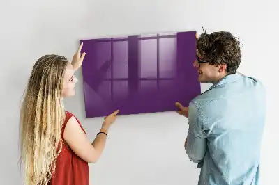 Pizarra magnética con rotulador de color violeta